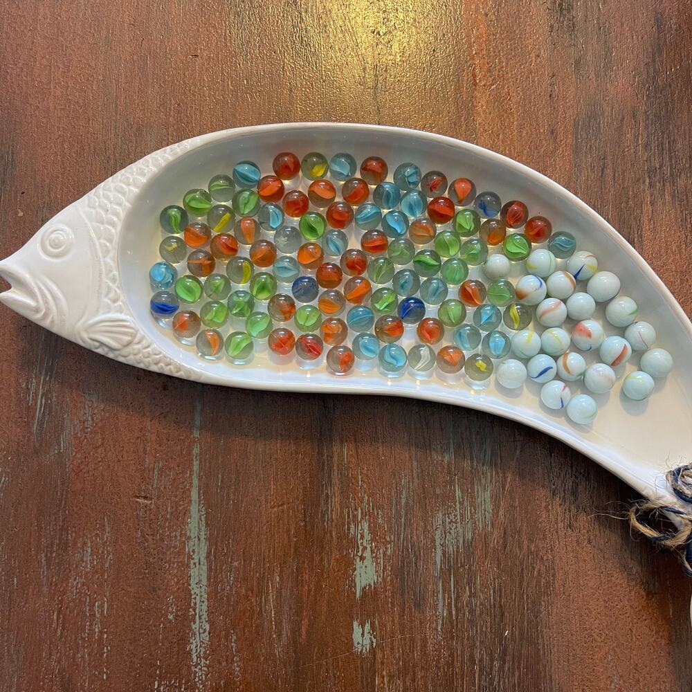 Vintage Marbles Mixed Lot 22 Milk Glass Swirl Ribbon 92 Cat Eye 4 Veins